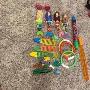 Assorted bath/dive toys